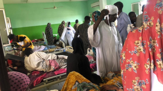 En el hospital que apoyamos hemos recibido a cientos pacientes heridos desde que comenzaron los combates en Darfur del Norte, Sudán