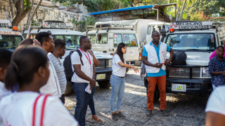 MSF gestiona clínicas móviles para atender a la población atrapada por la violencia en Puerto Príncipe