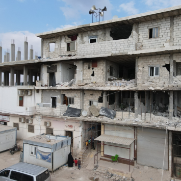 MSF brinda asistencia sanitaria entre los escombros en Jindires