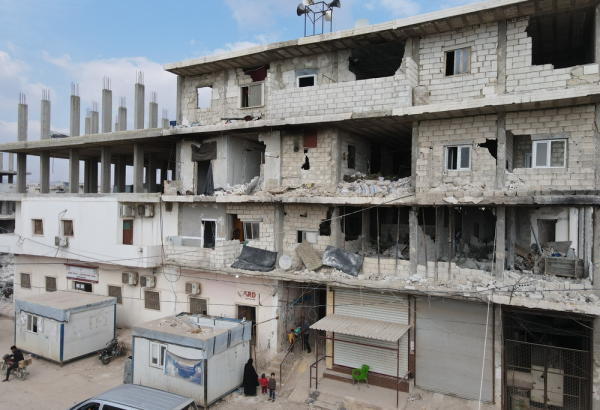 MSF brinda asistencia sanitaria entre los escombros en Jindires