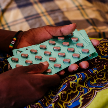 MSF: Colombia comienza a superar barreras para que miles de personas con VIH accedan a este medicamento de primera línea