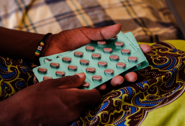 MSF: Colombia comienza a superar barreras para que miles de personas con VIH accedan a este medicamento de primera línea