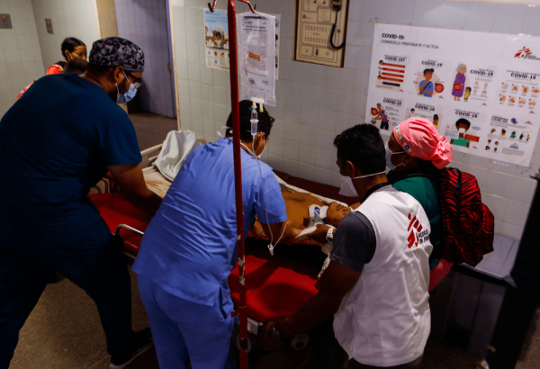 Los equipos de MSF y del Hospital José Gregorio Hernández de Tumeremo