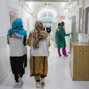 MSF brinda atención materno infantil en Afganistán