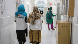 MSF brinda atención materno infantil en Afganistán