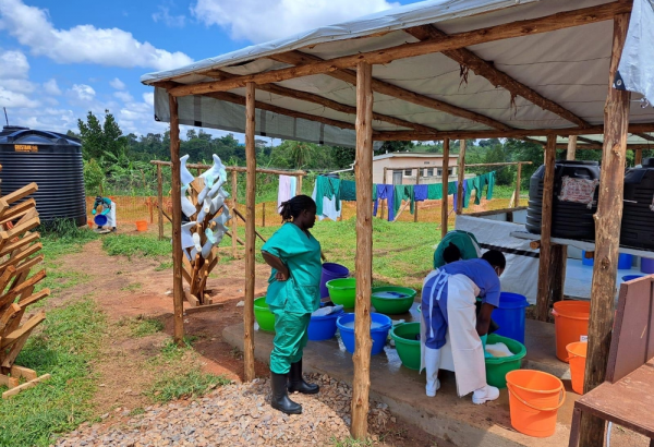 Centro de tratamiento del Ébola de MSF en Uganda