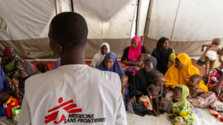 MSF gestiona un proyecto en Maiduguri, Nigeria, sobre desnutrición.