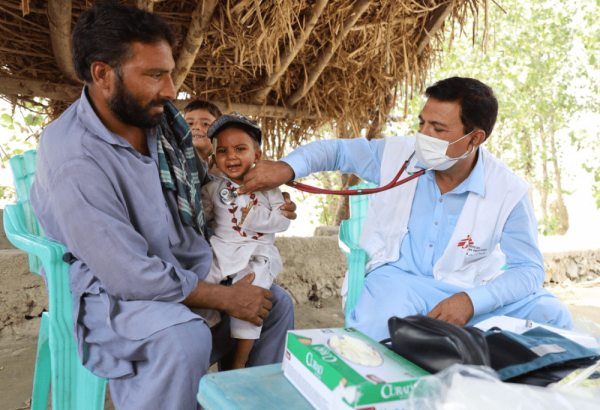 MSF brinda asistencia sanitaria en Pakistán, tras las inundaciones
