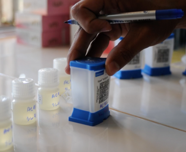 MSF pedimos a Cepheid y Danaher que trabajen para lograr mayores reducciones de precios de los otros cartuchos.