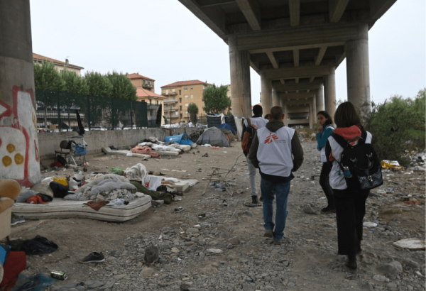Documentamos el rechazo en la frontera y las condiciones de vida de cientos de migrantes y refugiados varados en Ventimiglia tras ser devueltos por Francia