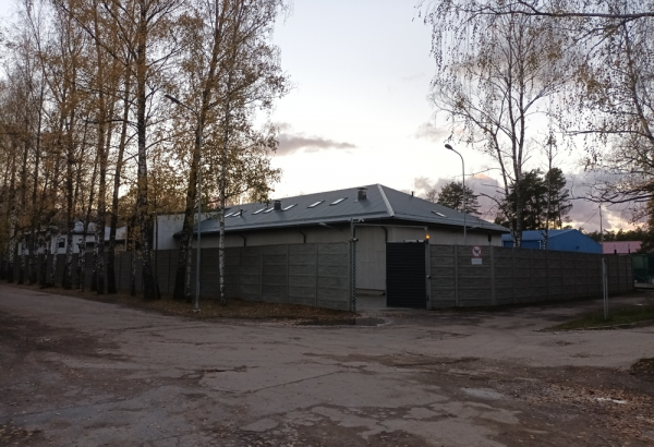 En MSF comenzamos a visitar los dos centros para apoyar a las personas detenidas, y les brindamos apoyo psicológico y psicosocial de forma regular