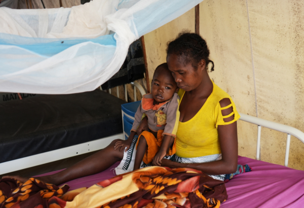 MSF brinda atención a niñoa y niñas con malaria y desnutrición en Madagascar