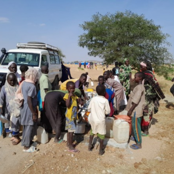 MSF distribuye agua a población de Sudán refugiada en Chad