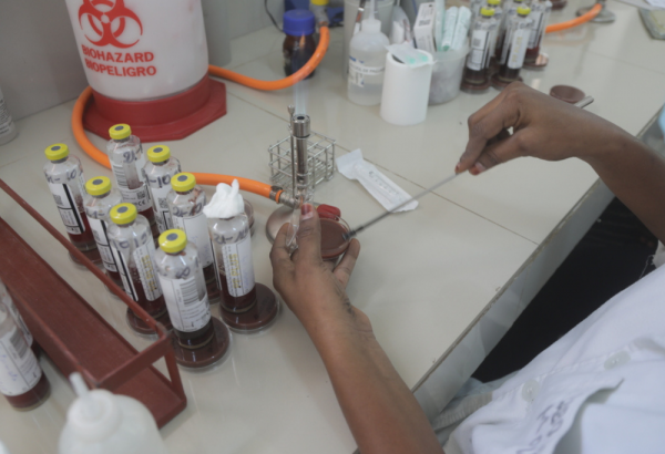 n técnico de laboratorio de MSF de bacteriología en CSREF Koutiala, Mali.