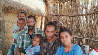 MSF brinda atenciòn al as personas refugiadas que llegan al campo de Um Rakuba en Sudán