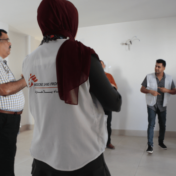 Psicólogos de MSF en una sesion de "Cuidar a quienes cuidan" un proyecto en Gaza.