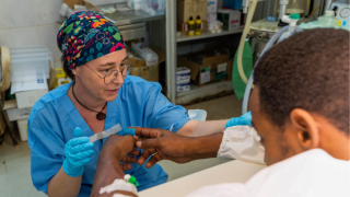MSF realizó 240 cirugías en una semana a personas afectadas por le cpnflicto en Jartum, Sudán
