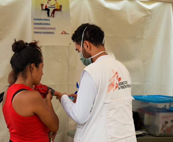 Médicos Sin Fronteras atiende a personas migrantes en Honduras