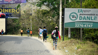 Personas migrantes en Danlí, Honduras