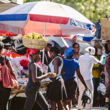 Un mercado en Pétionville, Puerto Príncipe. © Valerie Baeriswyl