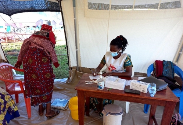 La clínica de MSF en el campo de Nyakabande, Uganda, donde viven 18,000 personas refugiadas congoleñas. © Théo  Wanteu/MSF
