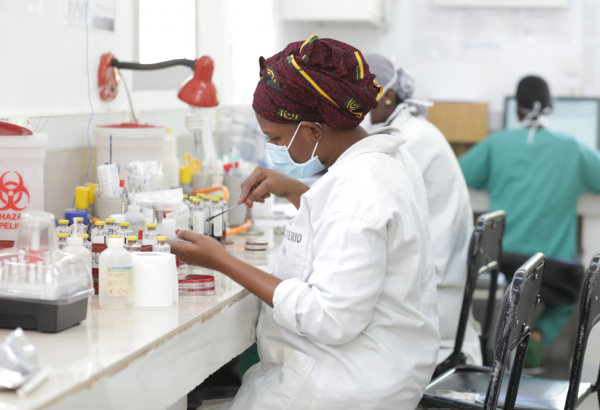 Antibiogo es el primer dispositivo médico in vitro con marcado CE diseñado, desarrollado y probado por MSF para y con países de ingresos bajos y medios.