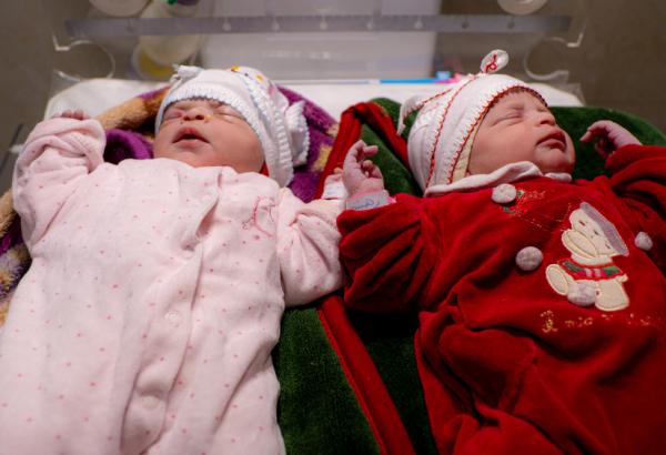 Elain y Selain, gemelas nacidas en instalación de MSF