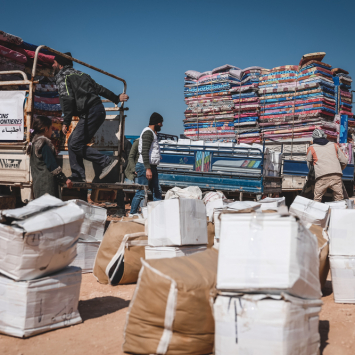 MSF distribuye artículos de primera necesidad a familias desplazadas por los terremotos en Siria y Turquía