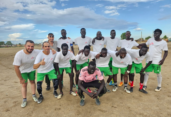 El equipo de fútbol de Médicos Sin Fronteras en Abyei