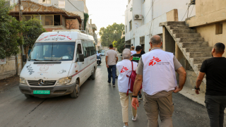 MSF brinda a sistencia tras el bombardeo en el campo para personas refugiadas en Jenín
