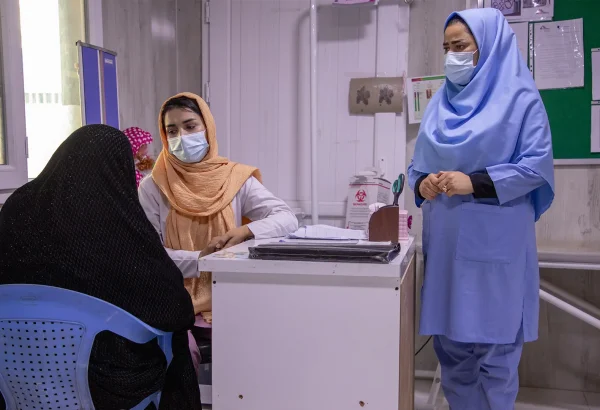 Atención pediátrica en Herat, Afganistán.