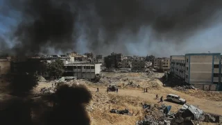 Vista de Jan Yunis (Khan Younis) desde el techo del Hospital Nasser. abril, 2024.