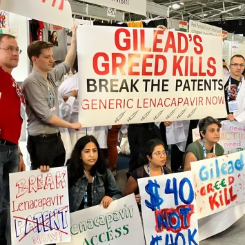 Movilización de MSF en la Conferencia Internacional sobre el Sida de 2024 en Munich, exigiendo una reducción del precio de los medicamentos de profilaxis previa a la exposición de acción prolongada.