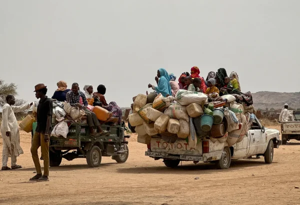 Varios grupos de personas desplazadas llegan a la localidad de Tawila huyendo de la violencia, los bombardeos y la escasez de alimentos. Proceden sobre todo de El Fasher y de campamentos cercanos, como Zamzam y Abu Shok. Sudán © MSF