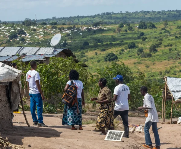 Vista de la ciudad de Macomia, donde equipos de MSF brindan apoyo médico en campamentos para desplazados internos, tras casi un año de suspensión de actividades. Cabo Delgado, Mozambique, mayo de 2025.