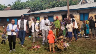 Bambo, en Kivu del Norte, se enfrenta a una crisis humanitaria que se agrava rápidamente, ya que el conflicto en curso ha obligado a decenas de miles de personas a huir a la ciudad.