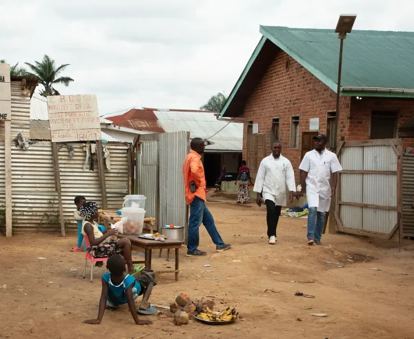 Desde 2019, MSF ha construido y desarrollado varios departamentos en el Hospital Salamabila, convirtiéndolo en el segundo hospital de referencia en Maniema.