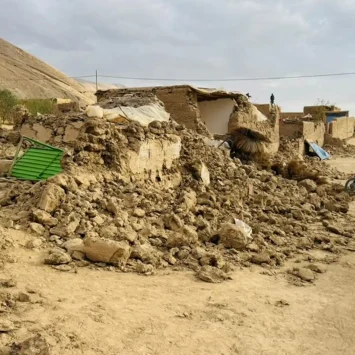 Vivienda dañada en Faqir Abad, una de las aldeas afectadas por el terremoto en el distrito de Firoznakhcher, provincia de Samangan, Afganistán.