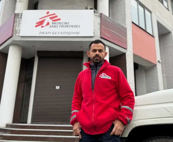 Enrique García, coordinador de Médicos Sin Fronteras en el este de Ucrania.