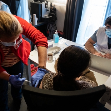 Covid-19 vaccination in Brussels for homeless, migrant and undocumented people