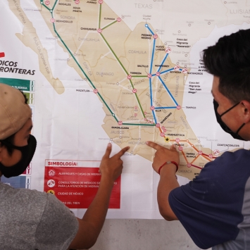 Mexico migrants displaced by violence flee to the USA