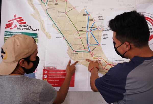 Mexico migrants displaced by violence flee to the USA