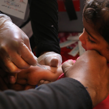 West Aleppo, Syria: MSF helps vaccinate tens of thousands of displaced Syrian children
