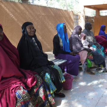 MSF clinic in Niamey to treat people on the move