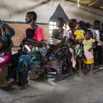 Measles vaccination in Mai-Ndombe Province