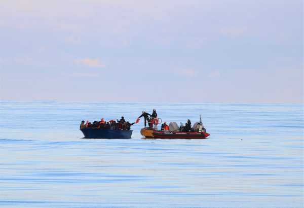 El equipo de MSF y SOS MEDITERRANEE durante un rescate en el Mediterráneo.