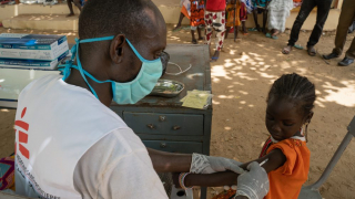 MSF en una campaña de vacunación contra el sarampión en Timbuktu