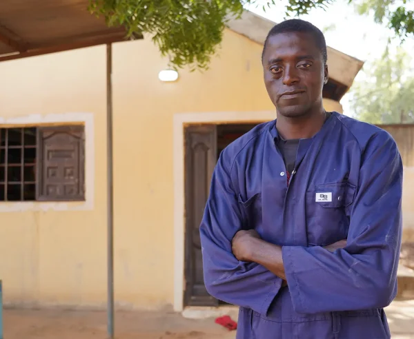 Hussaini Usman, sobreviviente de noma y agente de higiene de MSF en el Hospital Infantil Noma (NCH) en Sokoto, Nigeria.