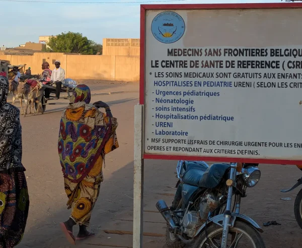 En el norte de Mali, MSF trabaja en el hospital de Niafunké desde 2021 para facilitar el acceso a la atención médica a niños,niñas y poblaciones afectadas por la crisis de seguridad.