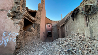 Edificio destruido tras el terremoto en Marruecocs